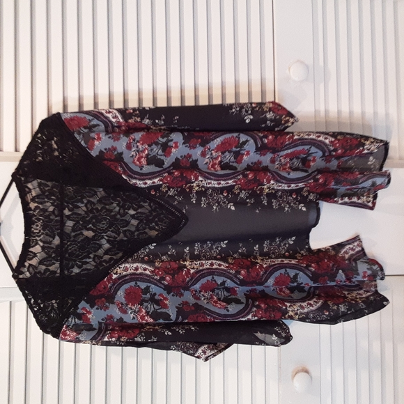 🧊*Elegant Floral & Lace Open Front NWOT - Picture 2 of 2